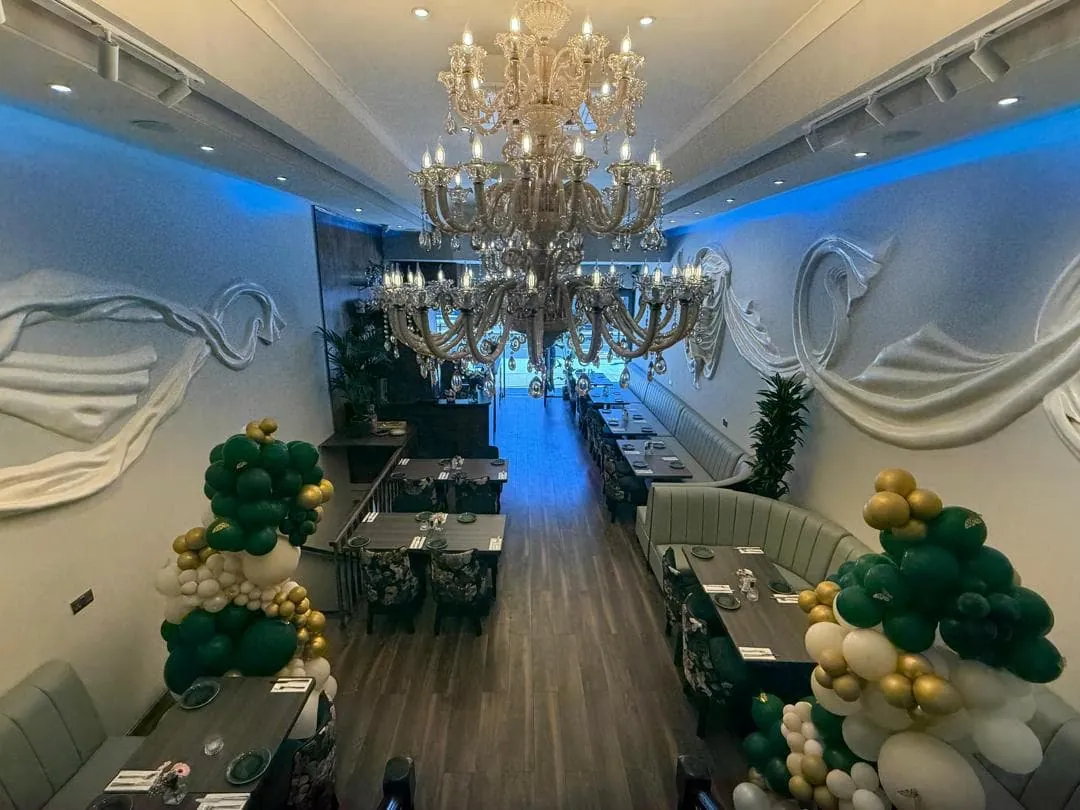 Termeh dining room with chandeliers on Edgware Road